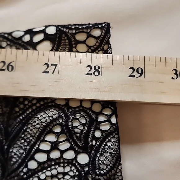 V Cristina brand black lace, nude lined. Wide leg pants sz 12 - Picture 8 of 8